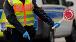 Traces Racing Pigeons Border Control